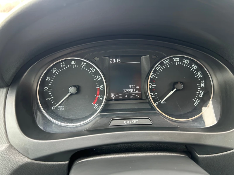 Skoda Rapid, снимка 10 - Автомобили и джипове - 53176987