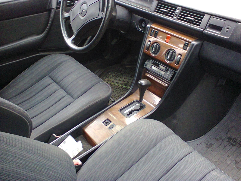 Mercedes-Benz 124 3.0 D - Avtomatik, снимка 15 - Автомобили и джипове - 53194132
