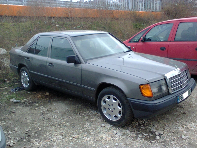 Mercedes-Benz 124 3.0 D - Avtomatik, снимка 2 - Автомобили и джипове - 53194132