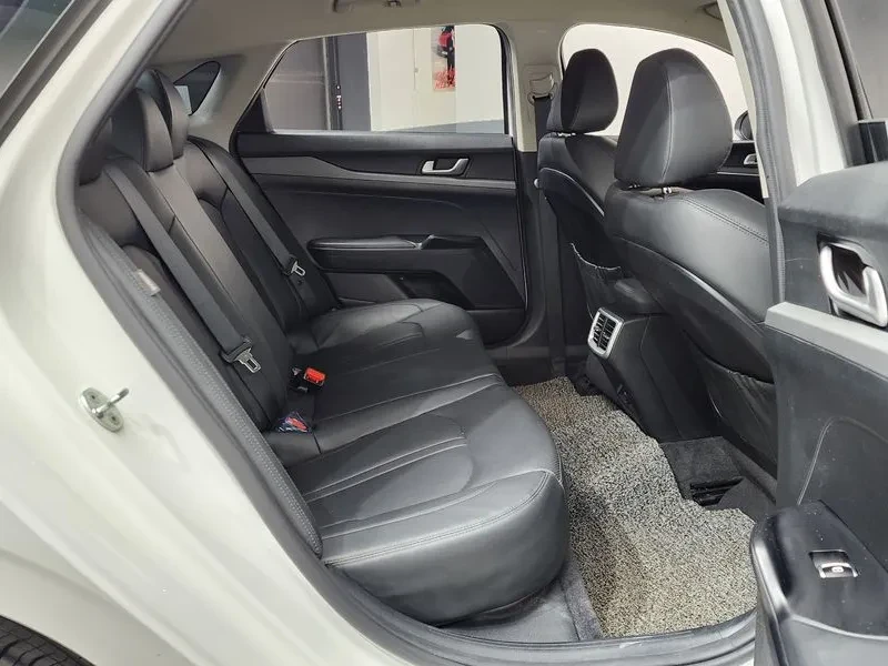 Kia K5 1.6 Turbo Prestige, снимка 11 - Автомобили и джипове - 55847164