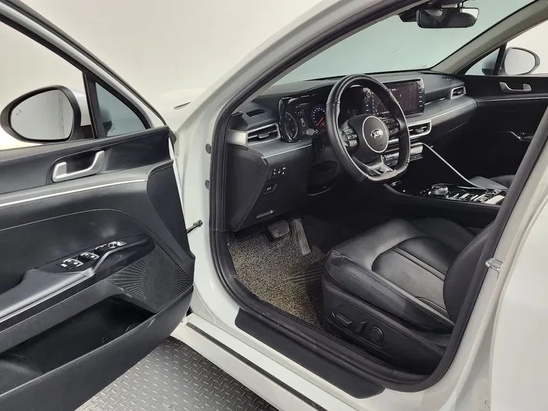 Kia K5 1.6 Turbo Prestige, снимка 10 - Автомобили и джипове - 55847164
