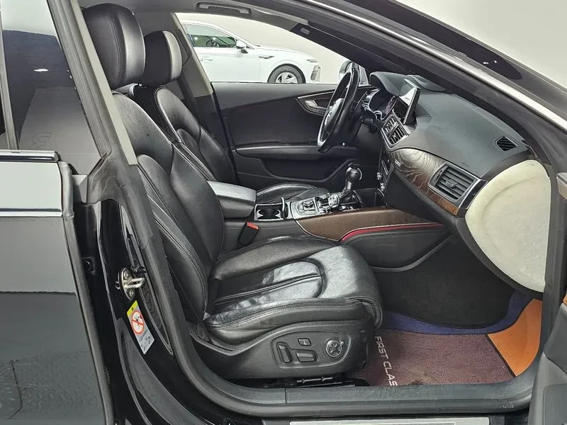 Audi A7 30TFSI QUATTRO PRESTIGE, снимка 11 - Автомобили и джипове - 56159238