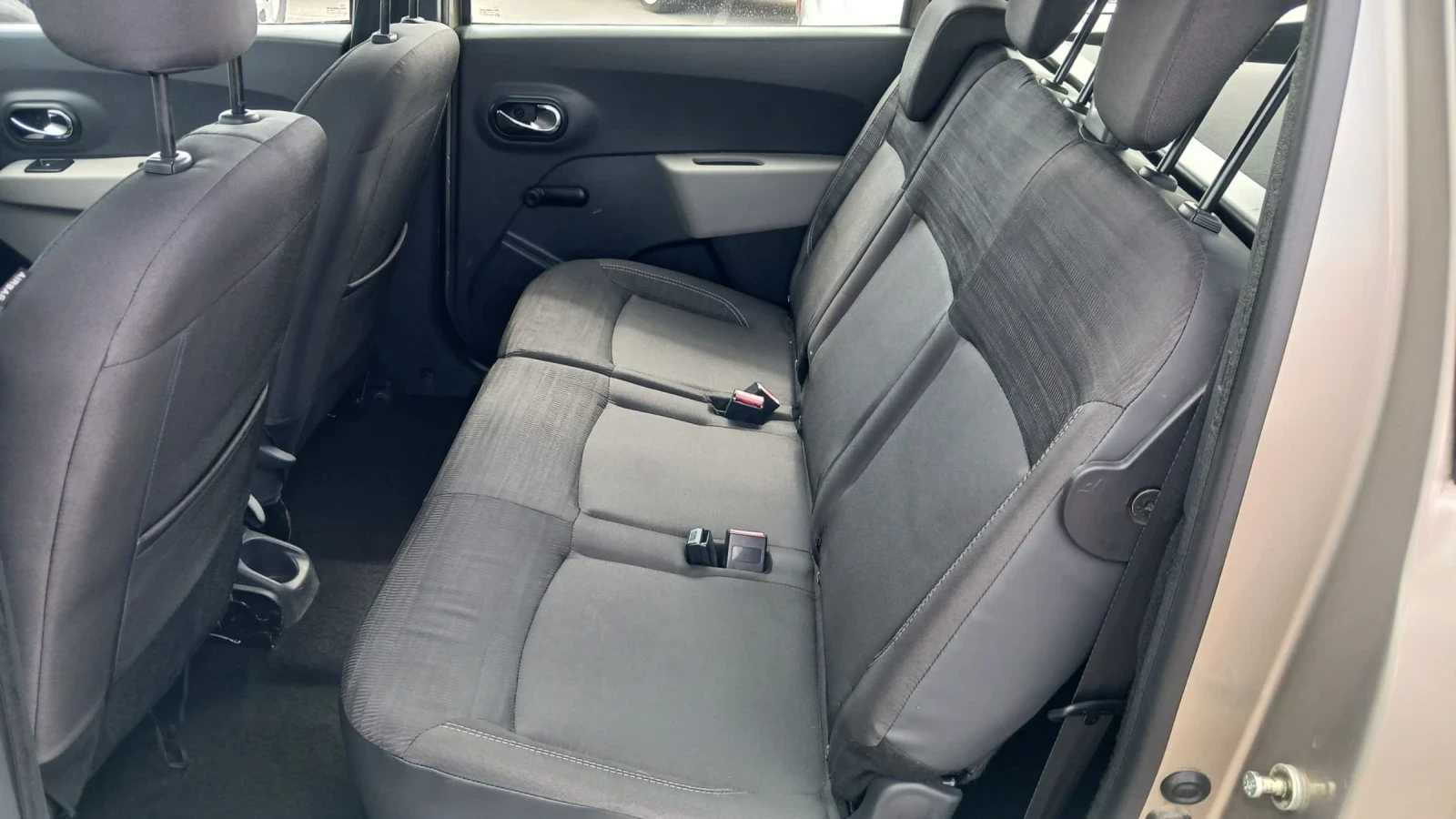 Dacia Lodgy 1.6 GPL - изображение 9