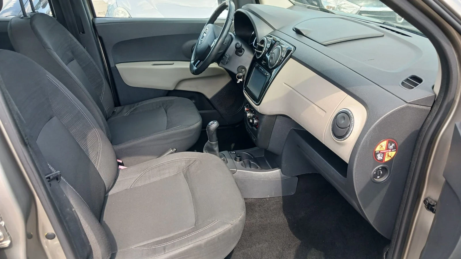 Dacia Lodgy 1.6 GPL - изображение 8
