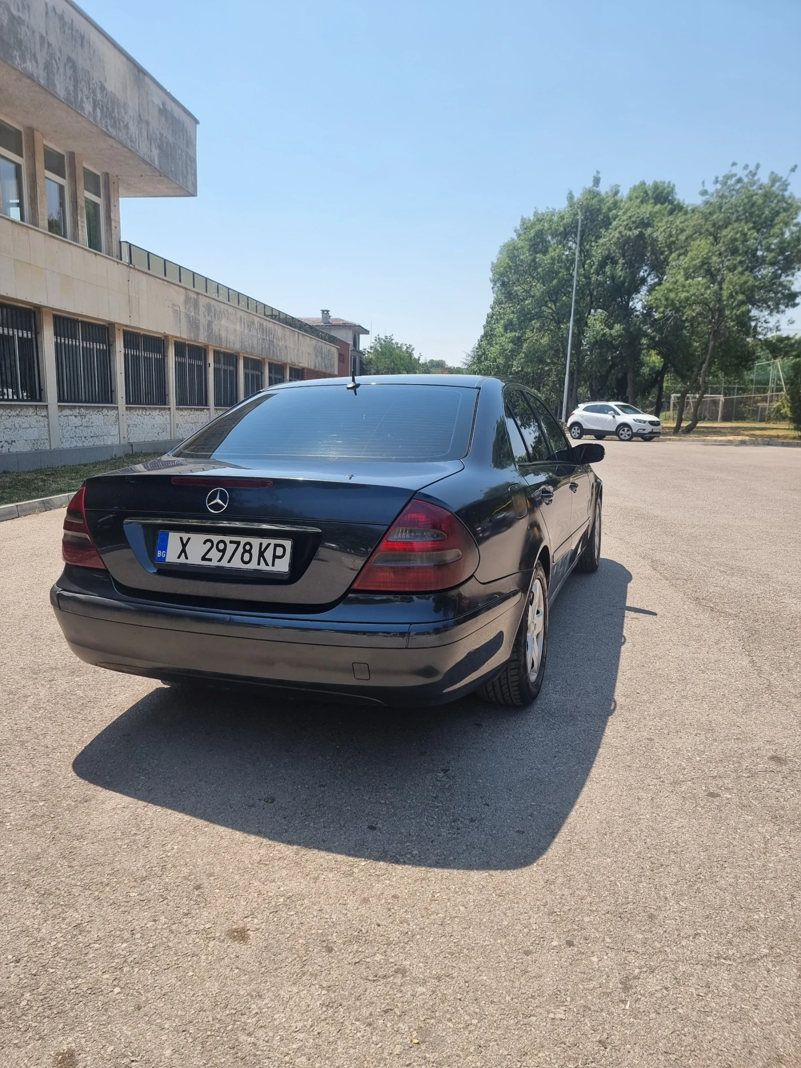 Mercedes-Benz E 220  - изображение 5