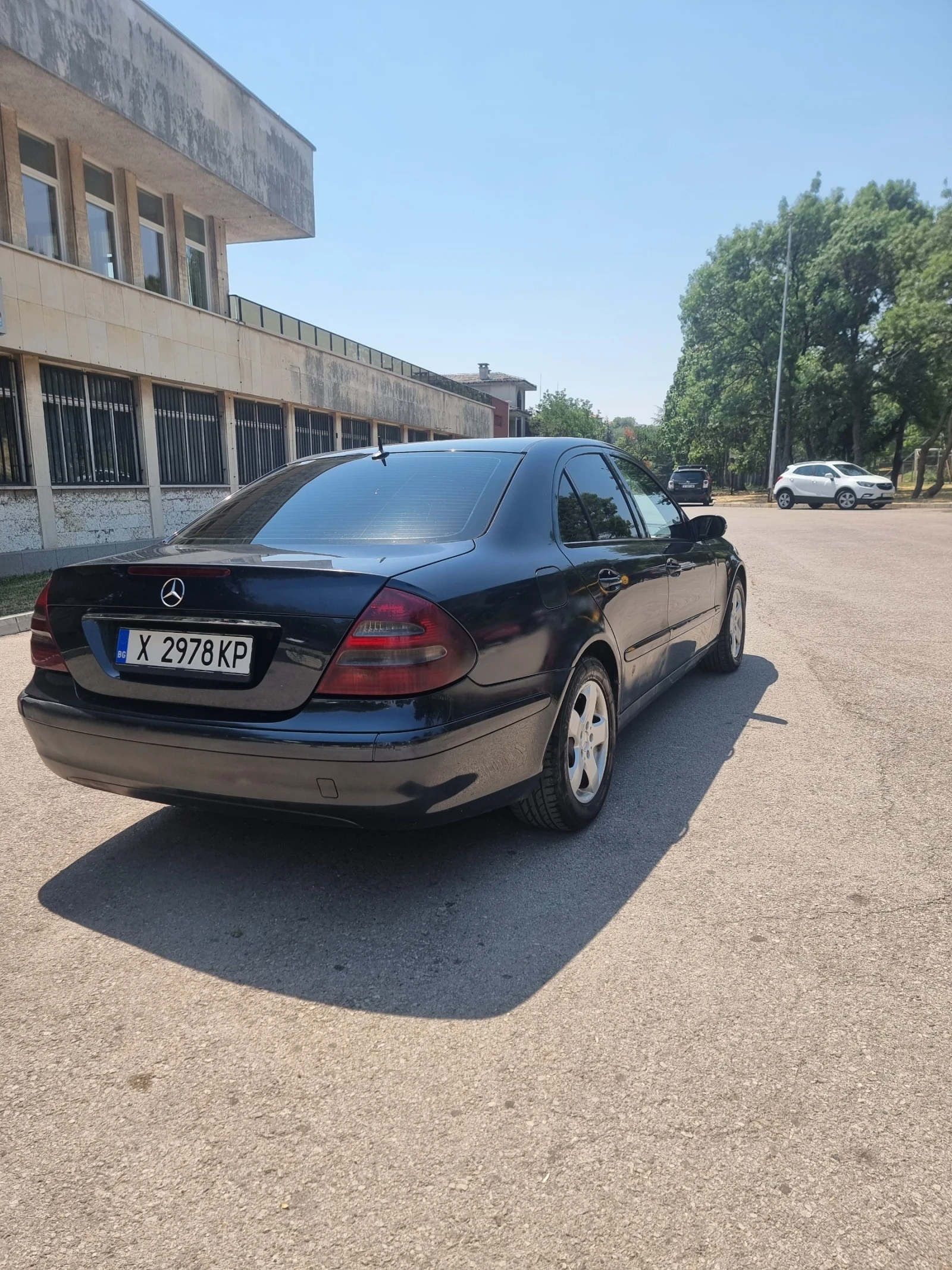 Mercedes-Benz E 220  - изображение 3