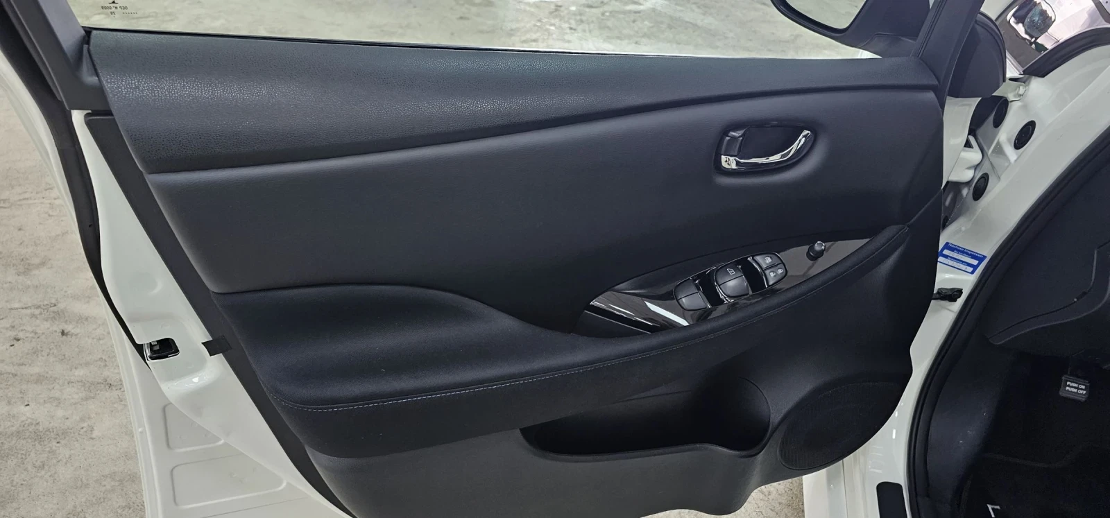 Nissan Leaf  N-CONNECTA 98%Германия сервизна история  - изображение 6