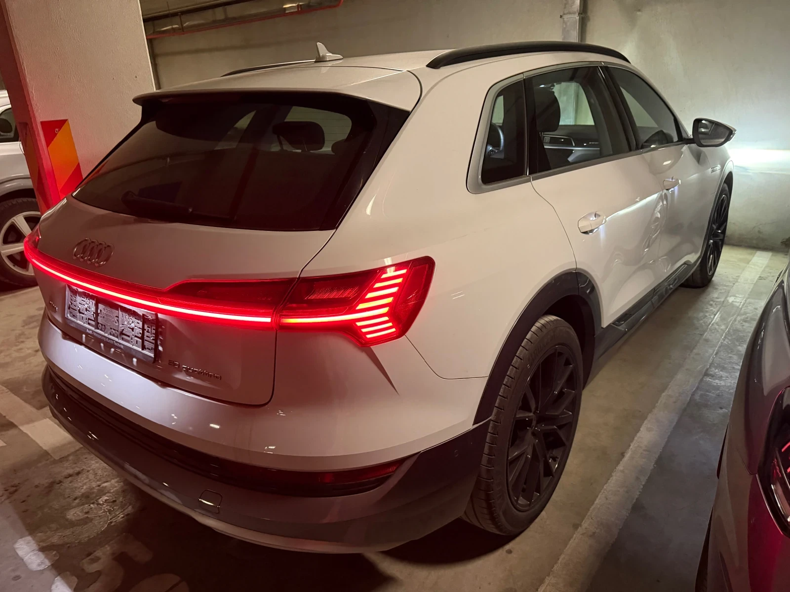 Audi E-Tron 50 SOH 98% 2023/30х км, снимка 4 - Автомобили и джипове - 54117710