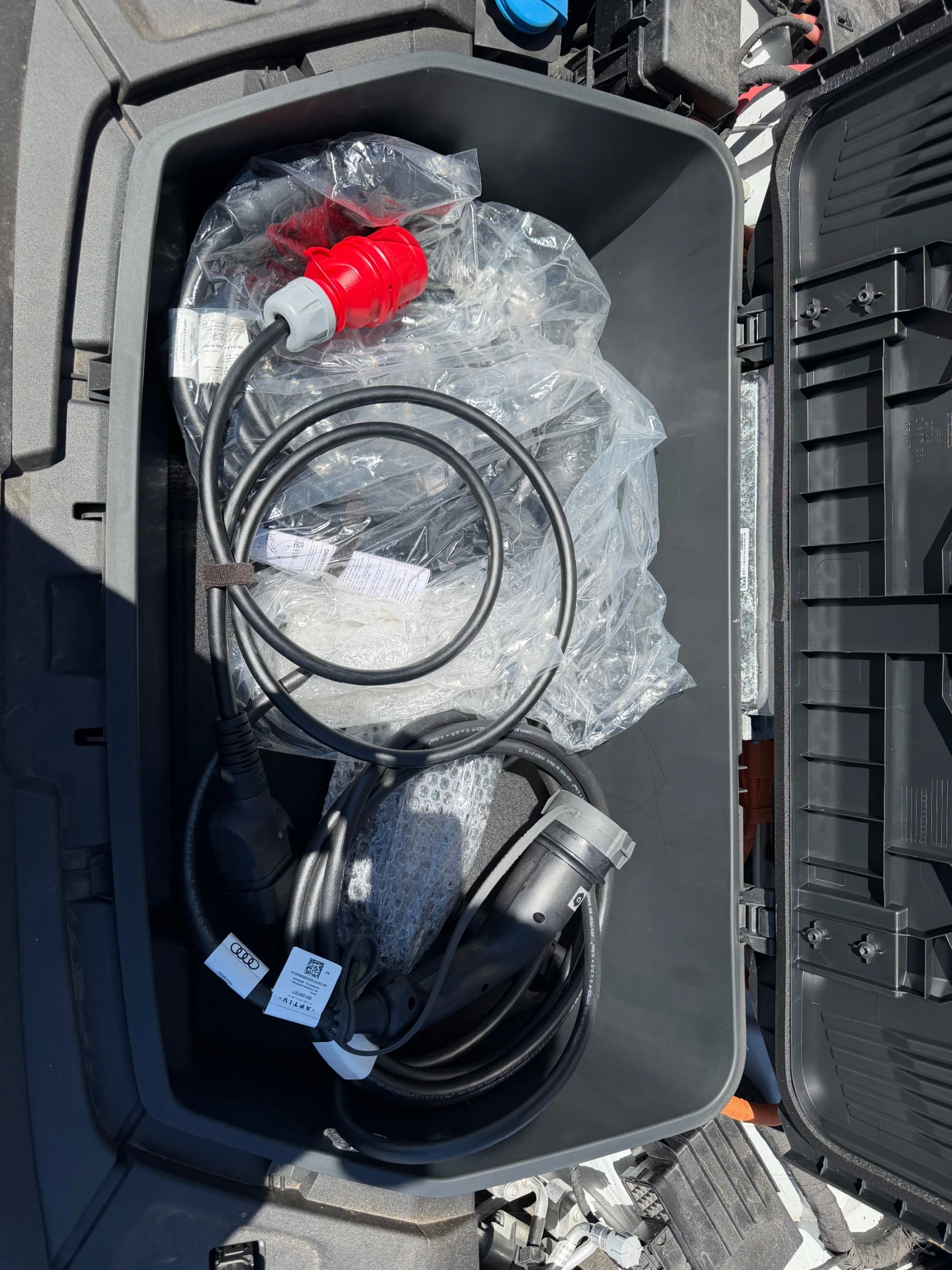 Audi E-Tron 50 SOH 98% 2023/30х км, снимка 10 - Автомобили и джипове - 54117710