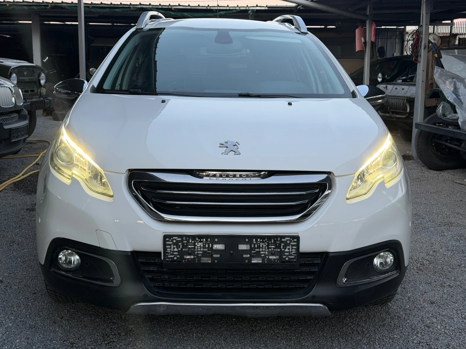 Peugeot 2008 1.6hdi 79000km* 2013* НАВИГАЦИЯ* LED* PARKASSIST*  - изображение 2
