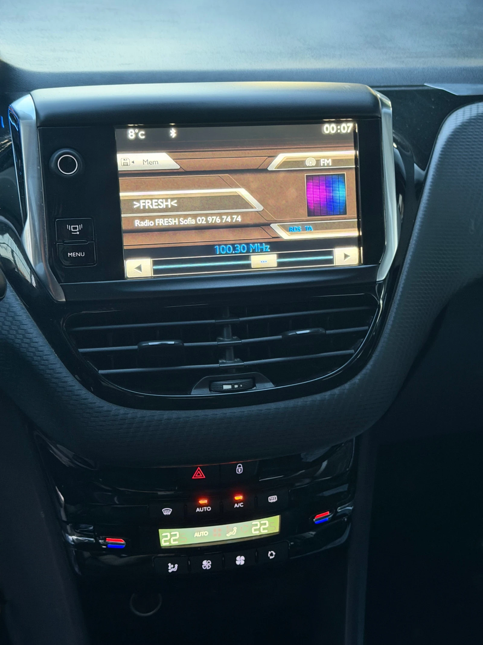 Peugeot 2008 1.6hdi 79000km* 2013* НАВИГАЦИЯ* LED* PARKASSIST*  - изображение 7