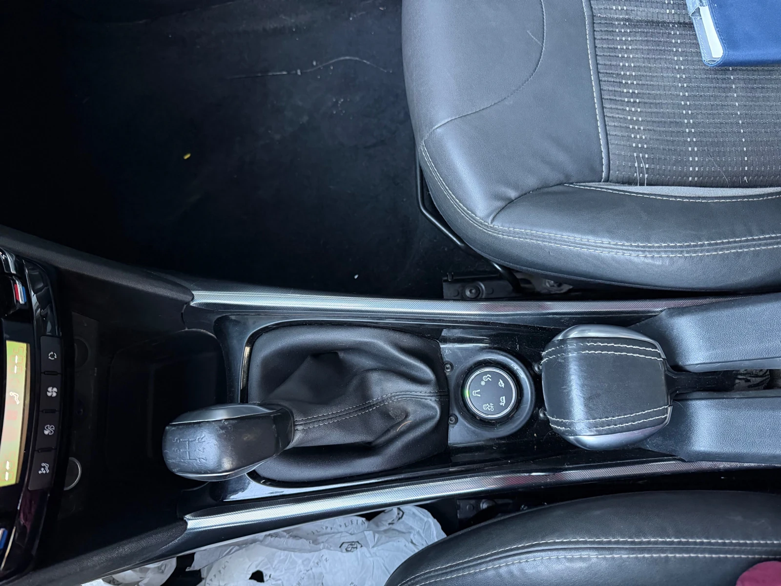 Peugeot 2008 1.6hdi 79000km* 2013* НАВИГАЦИЯ* LED* PARKASSIST*  - изображение 6