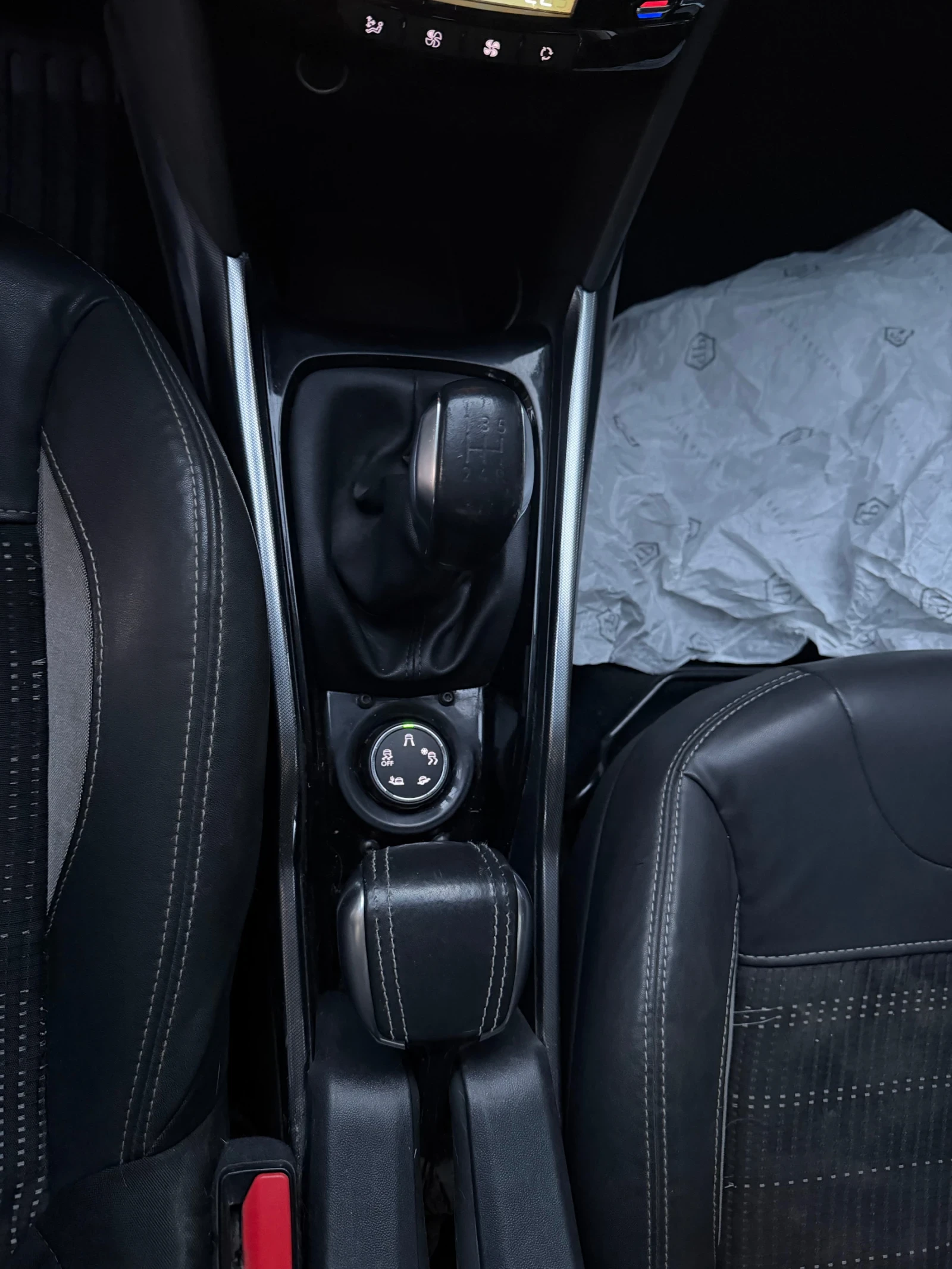 Peugeot 2008 1.6hdi 79000km* 2013* НАВИГАЦИЯ* LED* PARKASSIST*  - изображение 8