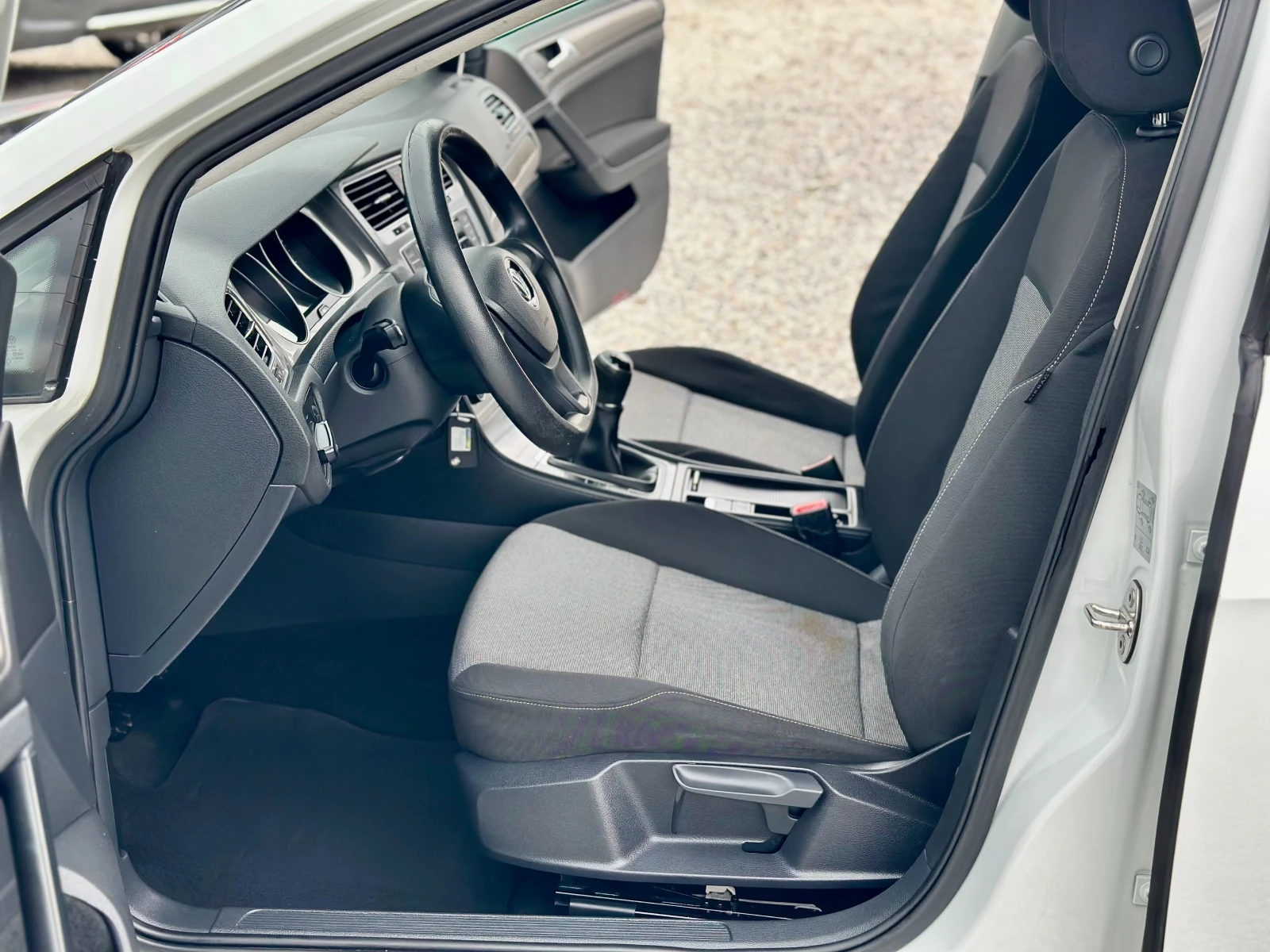 VW Golf 1.6* TDI* , снимка 12 - Автомобили и джипове - 53915416