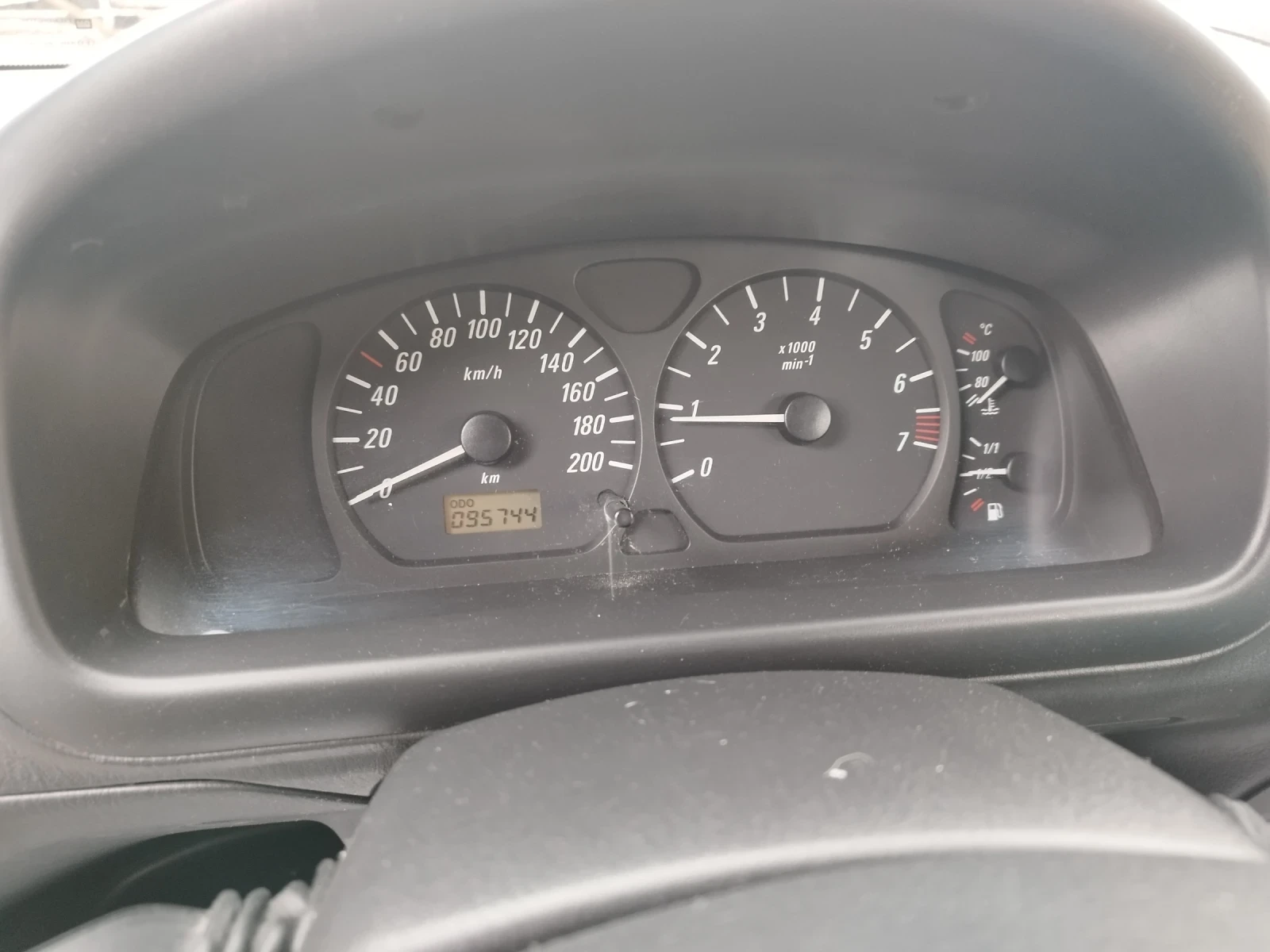 Opel Agila 1.2 I, 95000 км., 4 цилиндъра, климатик , снимка 8 - Автомобили и джипове - 53966283