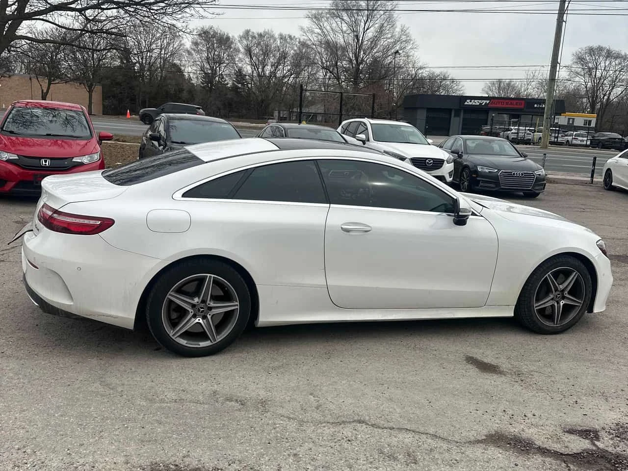 Mercedes-Benz E 400 4MATIC * FULL AMG PACK* BURMASTER* HEAD UP* 360* , снимка 4 - Автомобили и джипове - 53965883