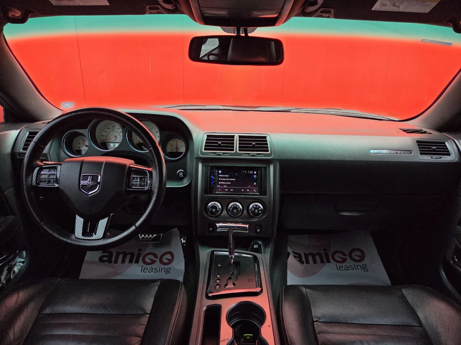 Dodge Challenger 5.7 Hemi V8, снимка 13 - Автомобили и джипове - 54102337