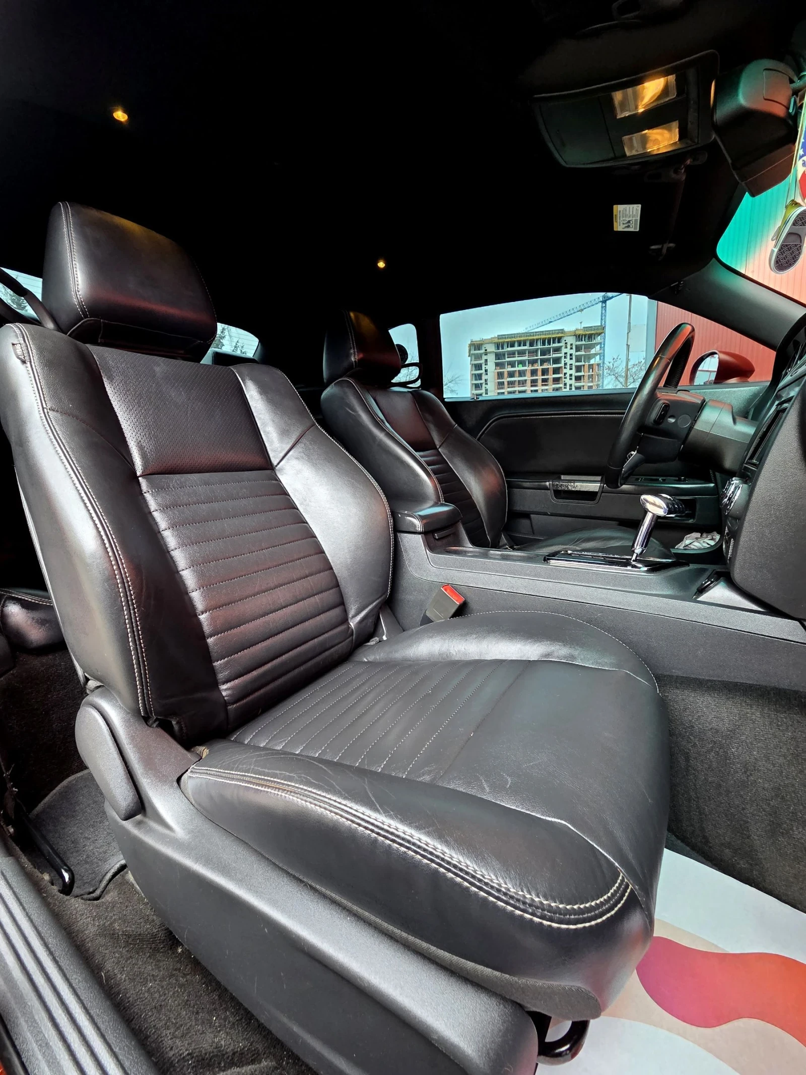 Dodge Challenger 5.7 Hemi V8, снимка 15 - Автомобили и джипове - 54102337