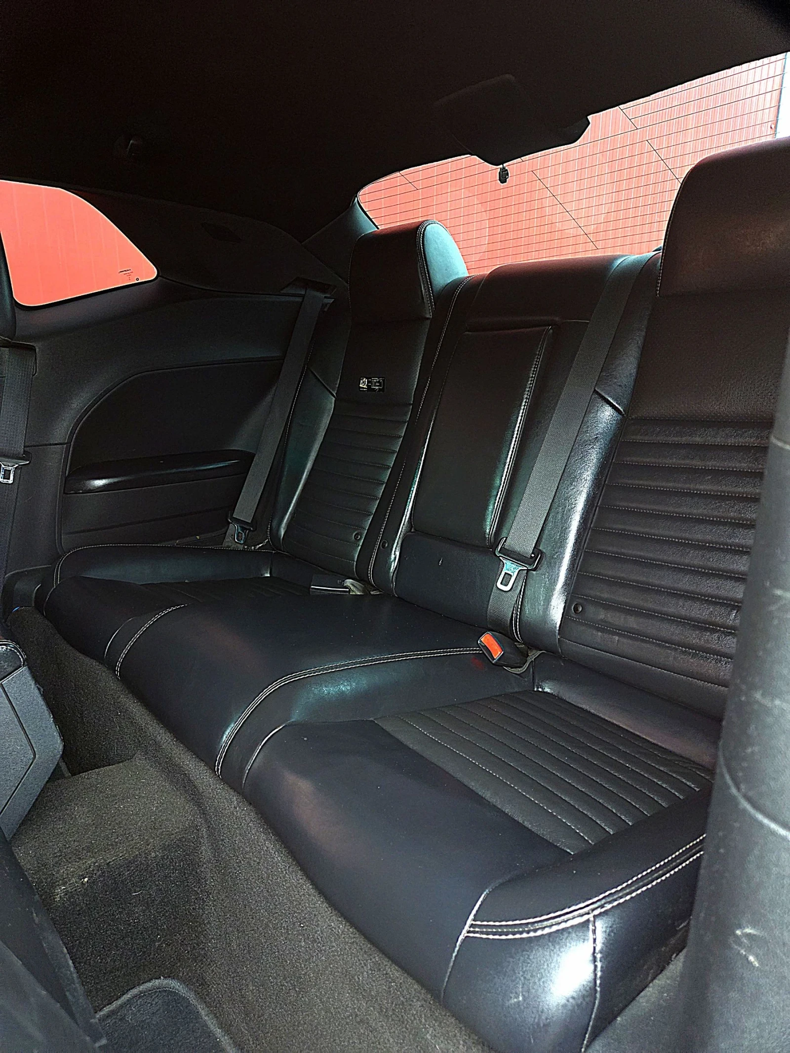 Dodge Challenger 5.7 Hemi V8, снимка 16 - Автомобили и джипове - 54102337