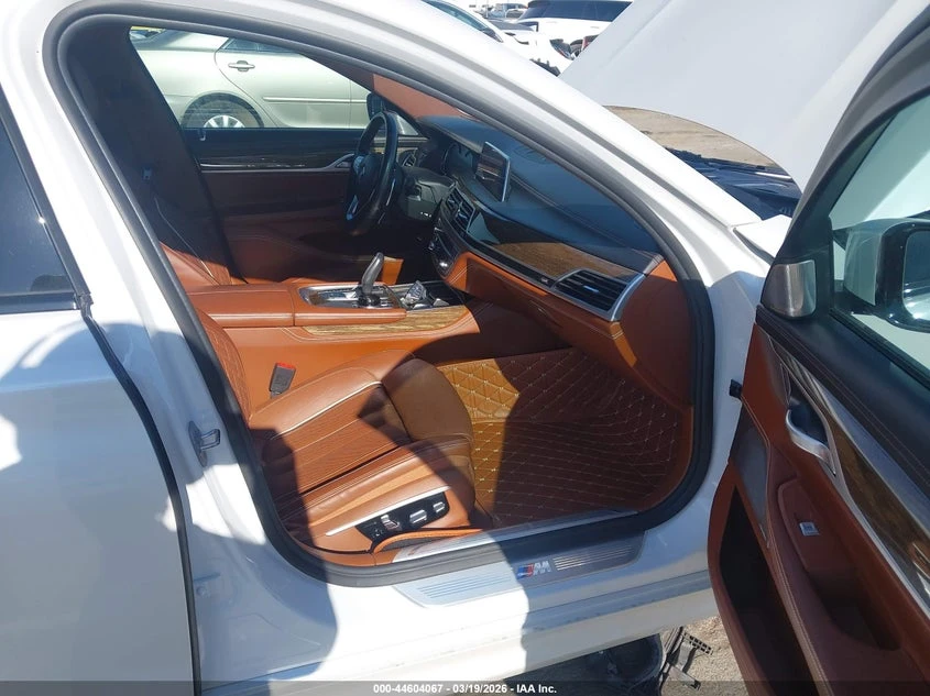 BMW 740 * xDrive* Iperformance* PLUG-IN HYBRID* , снимка 5 - Автомобили и джипове - 54199196