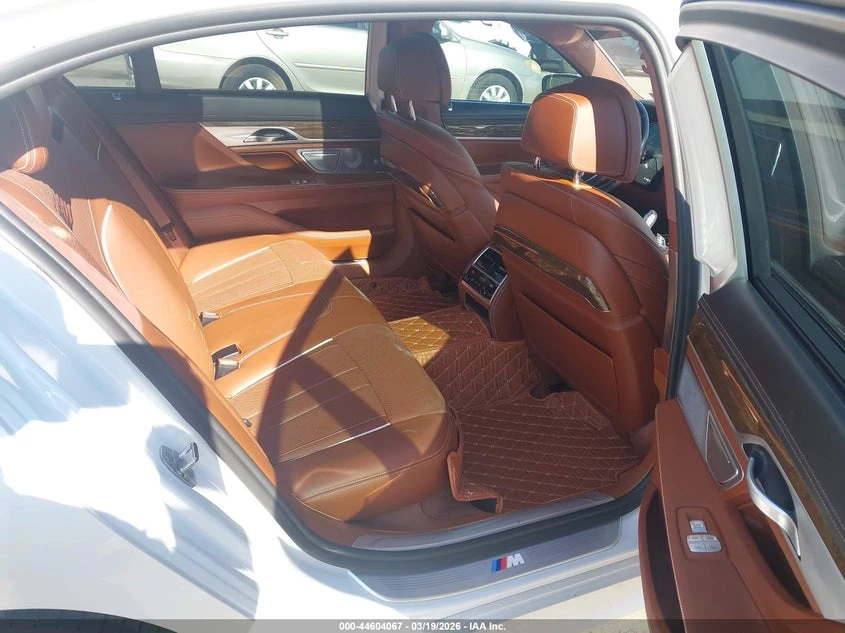 BMW 740 * xDrive* Iperformance* PLUG-IN HYBRID* , снимка 8 - Автомобили и джипове - 54199196