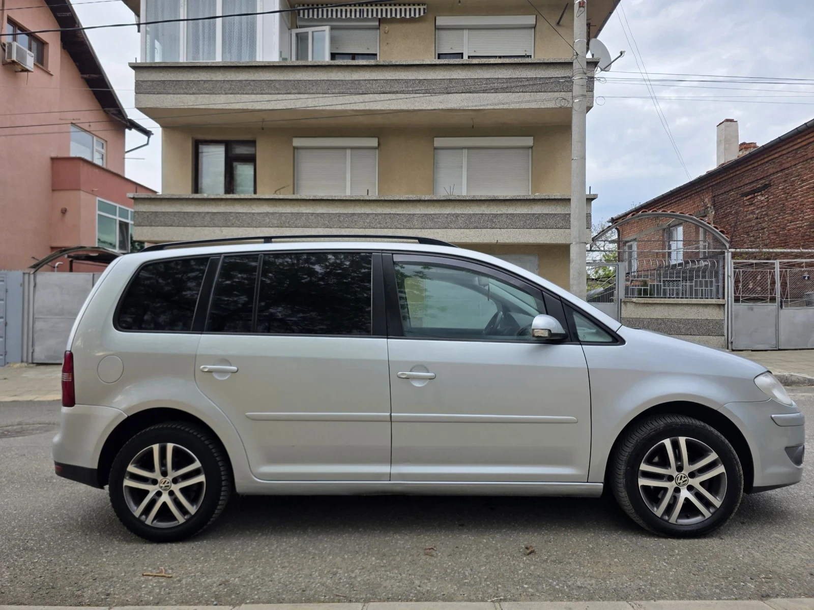 VW Touran 2.0.TDI.8KLAPANA., снимка 4 - Автомобили и джипове - 54527348