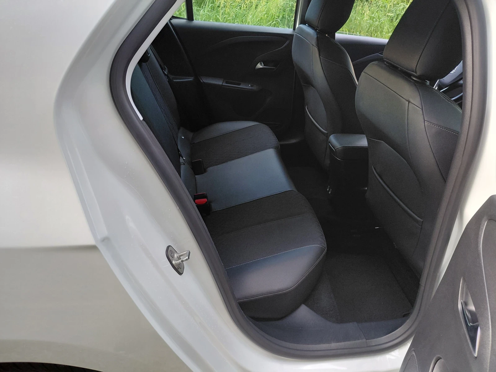 Opel Corsa Електрическа, снимка 11 - Автомобили и джипове - 54544528