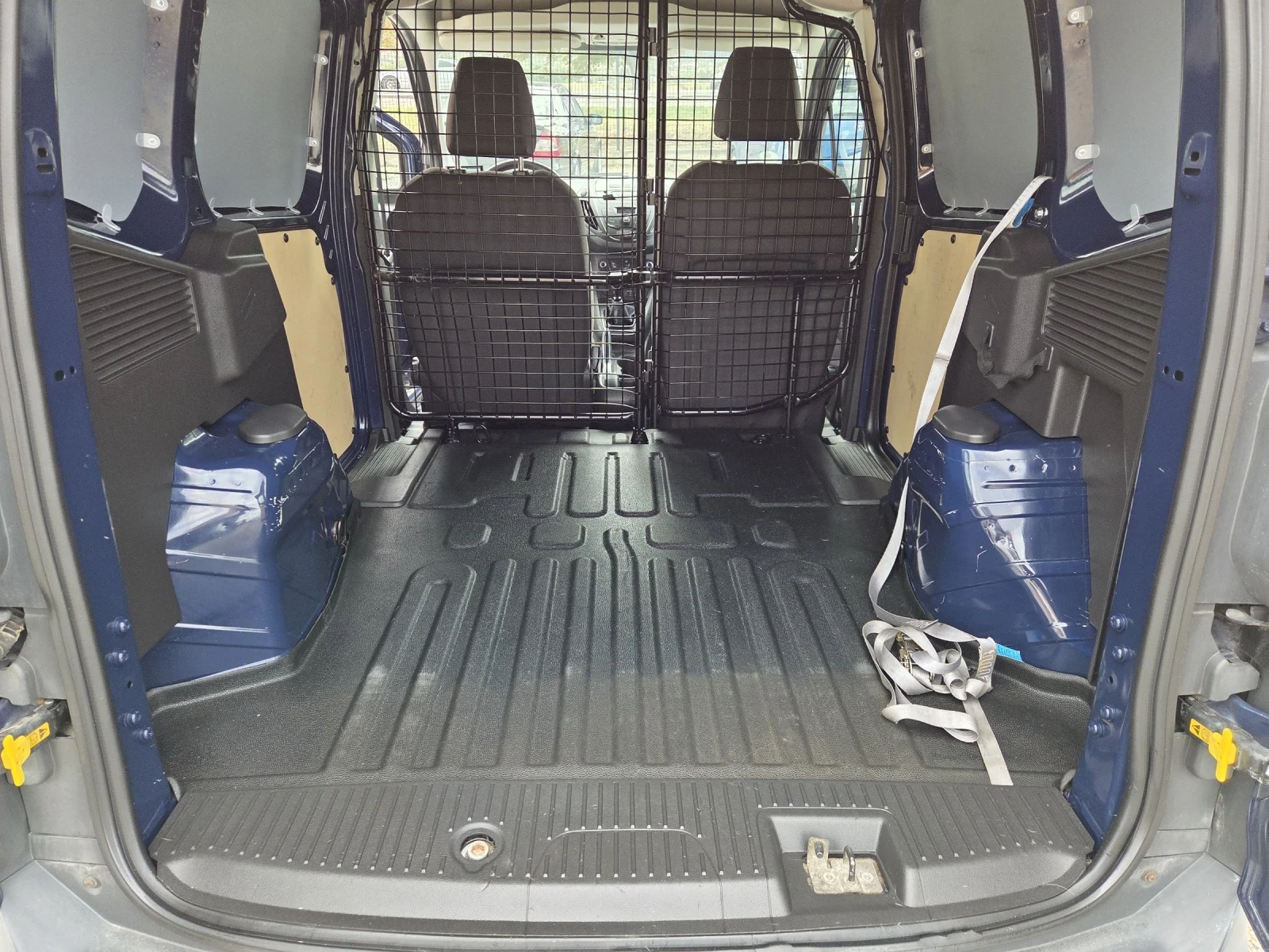Ford Courier 1.5 TDCI, снимка 12 - Автомобили и джипове - 54596503