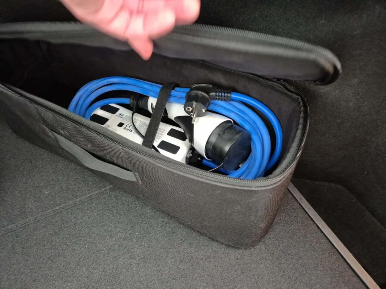 Hyundai Ioniq  EV 38 kWh Comfort Aut. LED Head-Up, снимка 13 - Автомобили и джипове - 54595521