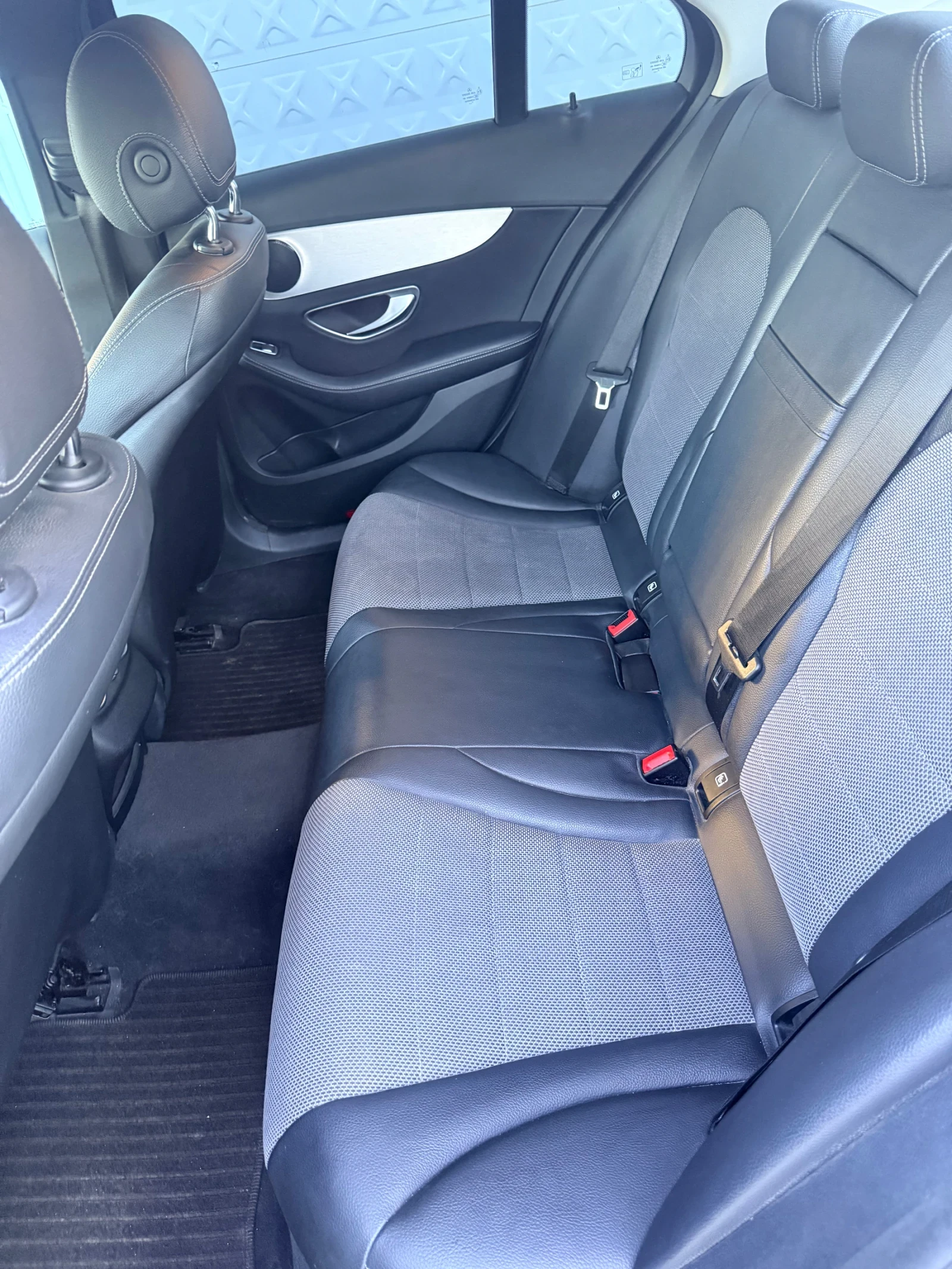Mercedes-Benz C 220, снимка 7 - Автомобили и джипове - 55212749