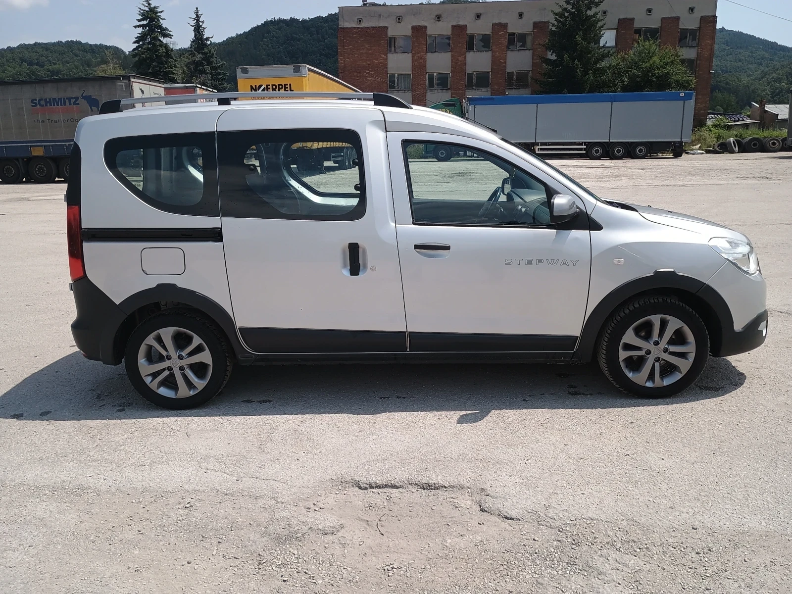 Dacia Dokker STEPWAY, снимка 9 - Автомобили и джипове - 55548621