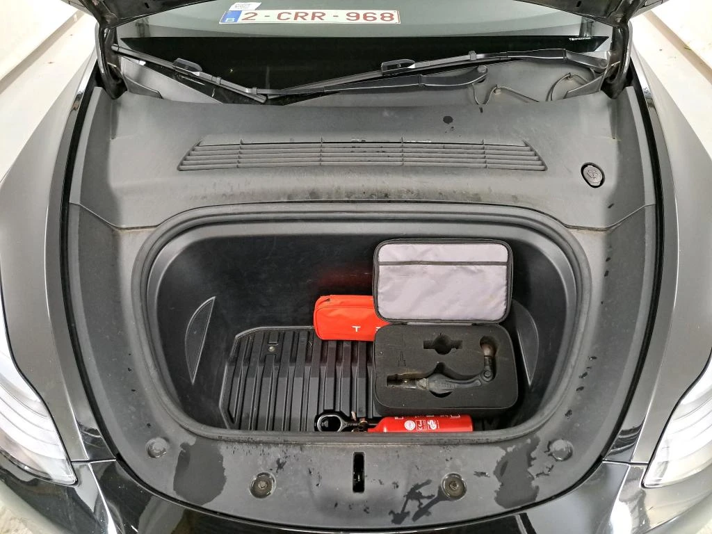 Tesla Model Y LONG RANGE DUAL MOTOR LED NAVI 92% SoH, снимка 5 - Автомобили и джипове - 56114182
