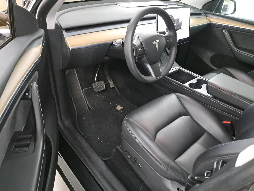 Tesla Model Y LONG RANGE DUAL MOTOR LED NAVI 92% SoH, снимка 8 - Автомобили и джипове - 56114182
