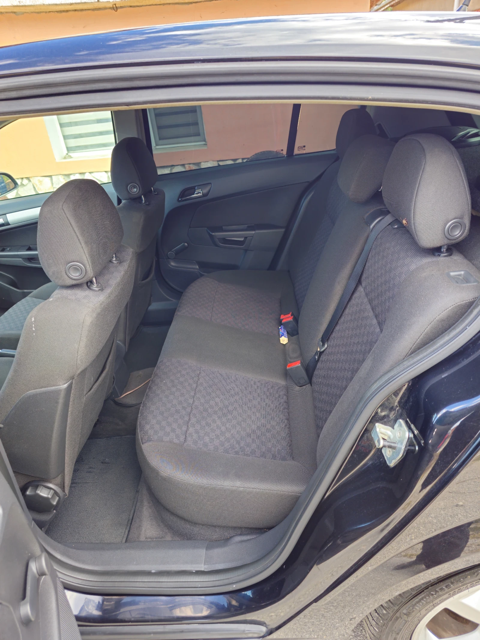Opel Astra 1.8 Газ, снимка 10 - Автомобили и джипове - 56469818