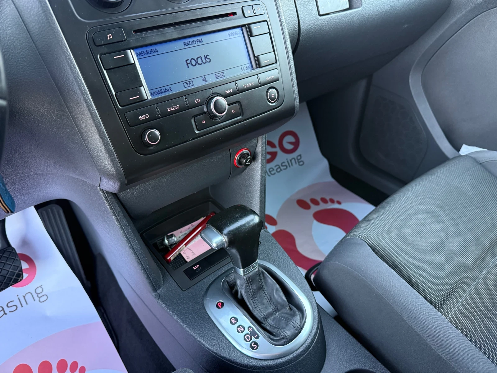 VW Touran AVTOMATIK, снимка 13 - Автомобили и джипове - 56628638