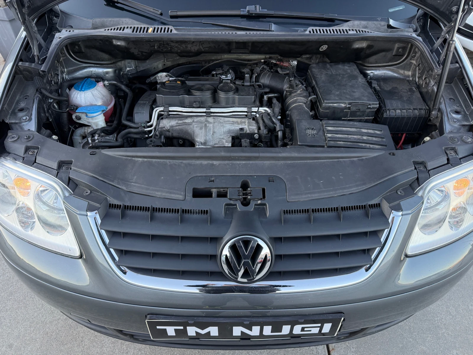 VW Touran AVTOMATIK, снимка 14 - Автомобили и джипове - 56628638