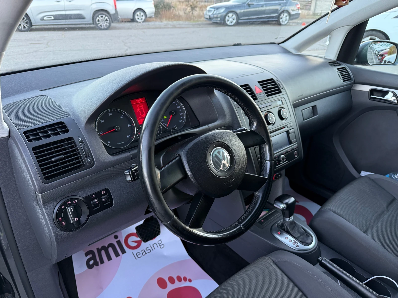 VW Touran AVTOMATIK, снимка 11 - Автомобили и джипове - 56628638