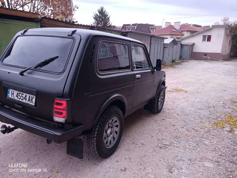 Lada Niva, снимка 11 - Автомобили и джипове - 48039534