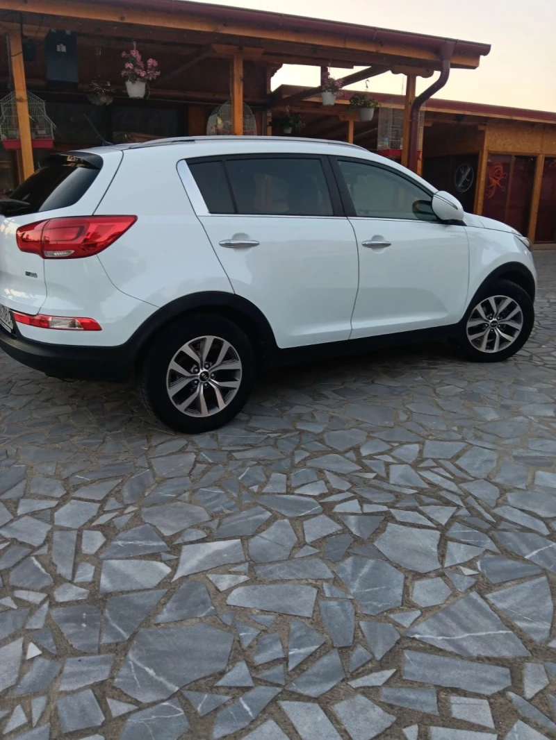 Kia Sportage, снимка 10 - Автомобили и джипове - 48335239