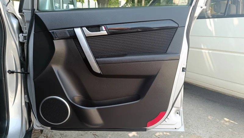 Chevrolet Captiva 2.2 D, снимка 14 - Автомобили и джипове - 50584472