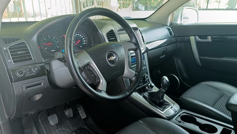 Chevrolet Captiva 2.2 D, снимка 9 - Автомобили и джипове - 50584472