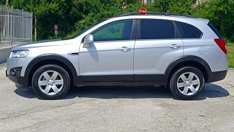 Chevrolet Captiva 2.2 D, снимка 2 - Автомобили и джипове - 50584472