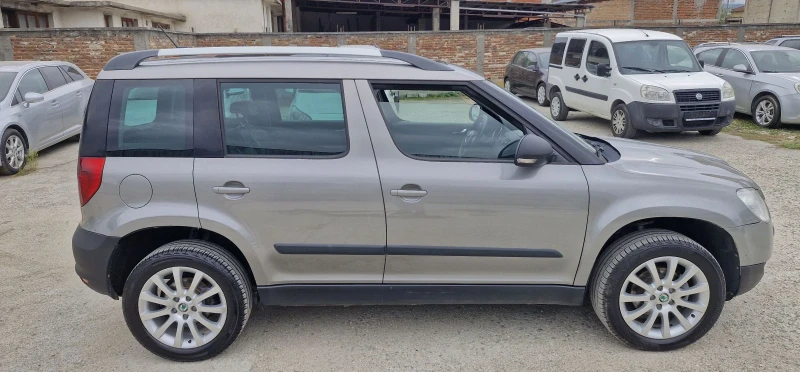 Skoda Yeti 2.0tdi 140hp 4х4 6 DSG FULL, снимка 3 - Автомобили и джипове - 52054955