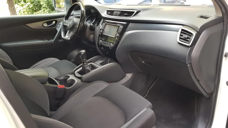 Nissan Qashqai New Face 360  / Key less, снимка 10 - Автомобили и джипове - 52112545