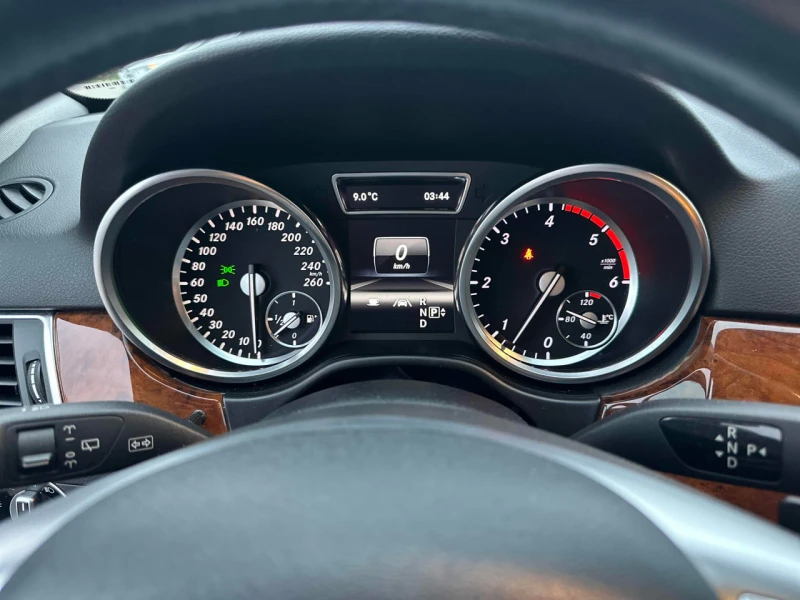 Mercedes-Benz ML 350 d* 4MATIC* AMG-pack* AIR* Harman/Kardon* Подгрев* , снимка 7 - Автомобили и джипове - 52751654