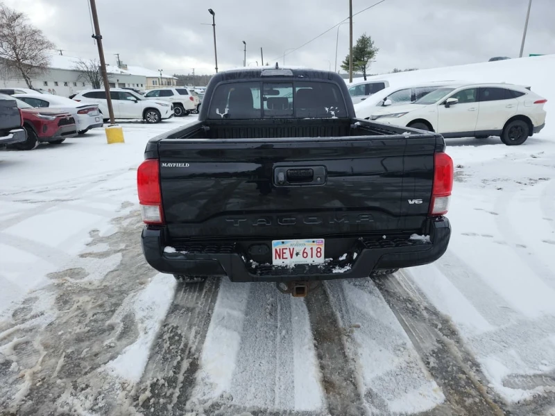 Toyota Tacoma * SR5 * CARFAX * БЕЗ ПЪРВОНАЧАЛНА ВНОСКА, снимка 4 - Автомобили и джипове - 53077431