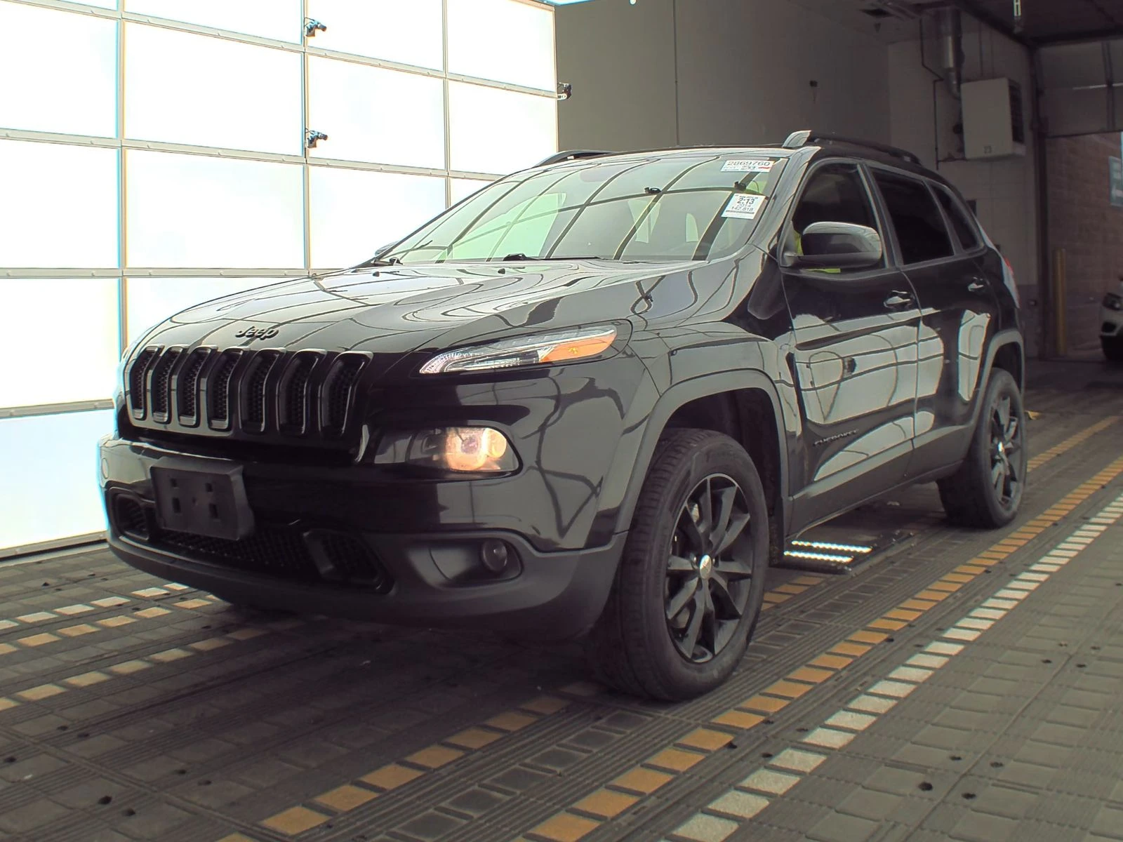 Jeep Cherokee * Altitude Edition* 4x4* Keyless* Camera - изображение 2