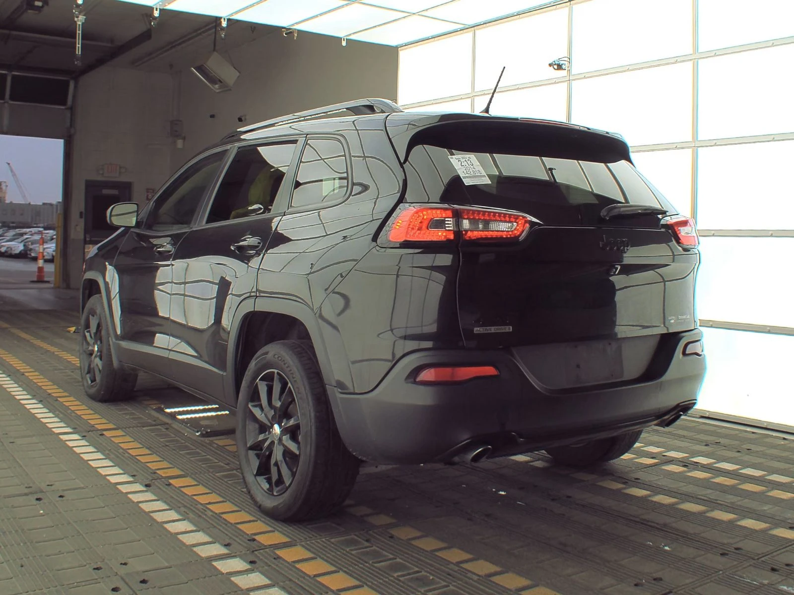 Jeep Cherokee * Altitude Edition* 4x4* Keyless* Camera - изображение 6