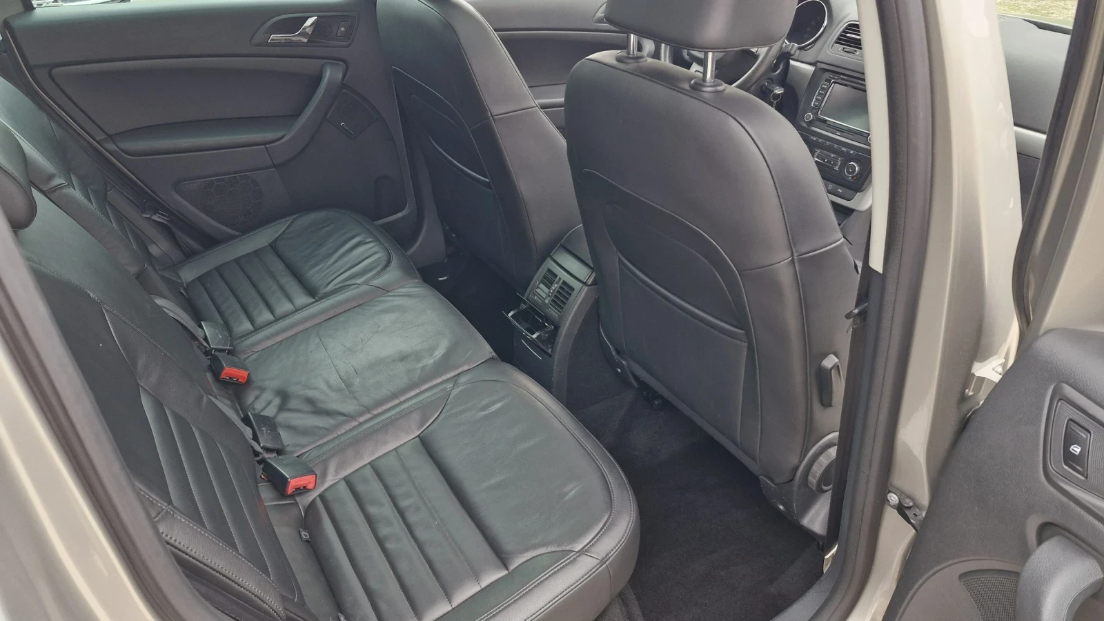 Skoda Yeti 2.0tdi 140hp 4х4 6 DSG FULL | Mobile.bg — изображение 13