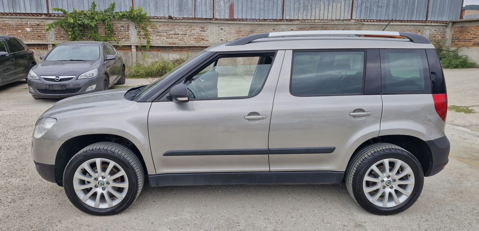 Skoda Yeti 2.0tdi 140hp 4х4 6 DSG FULL - изображение 8